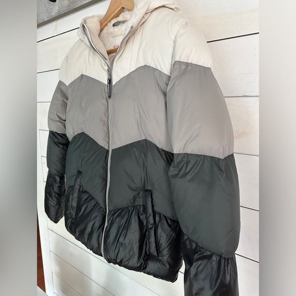 Cat & Jack child’s XL PUFFER COAT, NWT - Picture 6 of 7